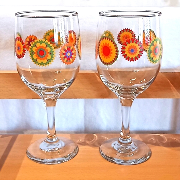 Other - VTG Set of 2 Greenbriar Groovy Stemmed Wine Glasses. Mandela Pattern.
